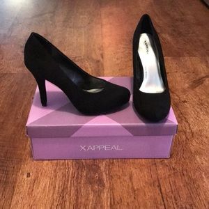 X-Appeal black pumps Size 7 NIB